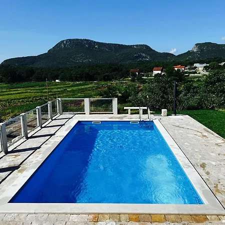 Holiday home Luca Klobuk
