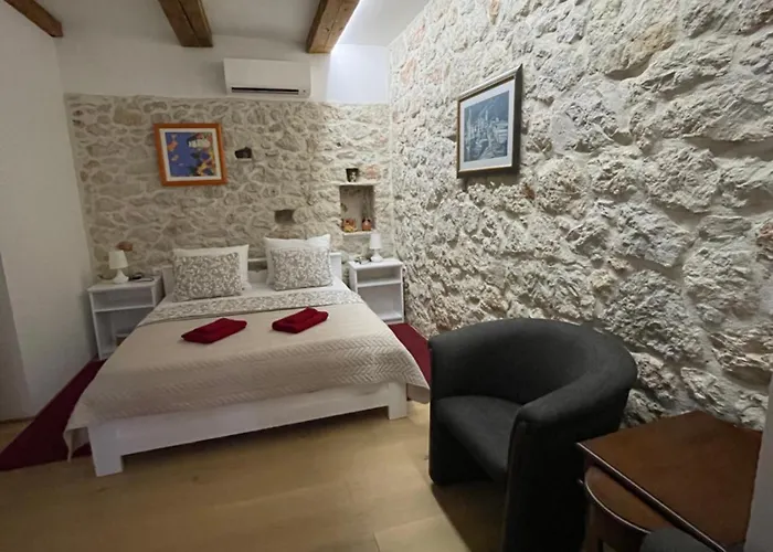 Luca Hébergement de vacances *